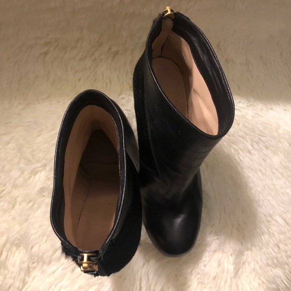 AMAZING FENDI BOOTIES 💙 💯 - Picture 6 of 8